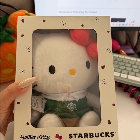 Starbucks Hello Kitty Green and White Tumbler with Plush - Picture 2 of 10